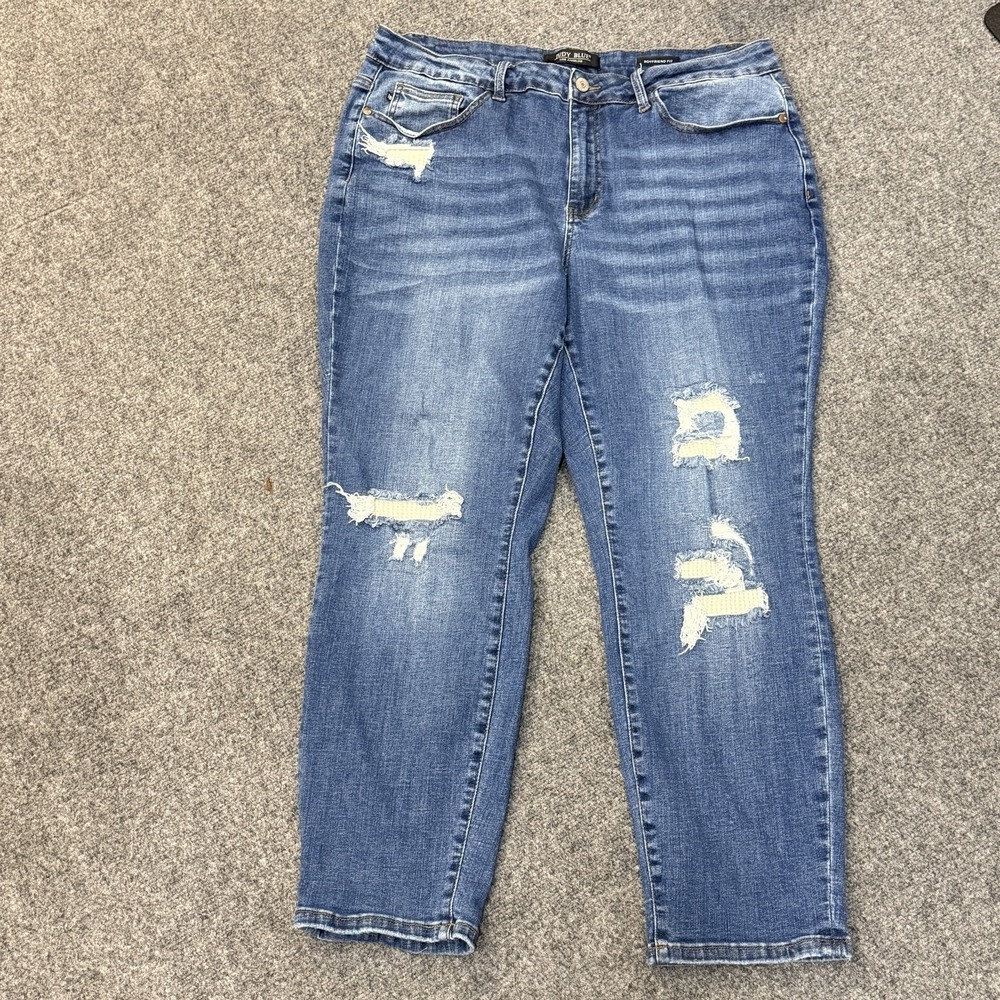 Judy Blue Women's 18W Boyfriend Fit Distressed Medium‎ Wash Denim Jeans - Picture 4 of 9